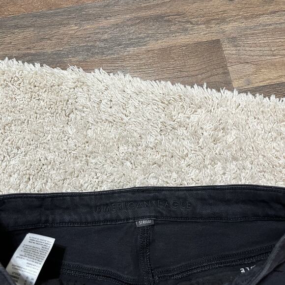 American Eagle Size 10 Washed Black Distressed High Rise Mom Jeans - Picture 6 of 7